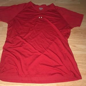 Red under armour tee shirt